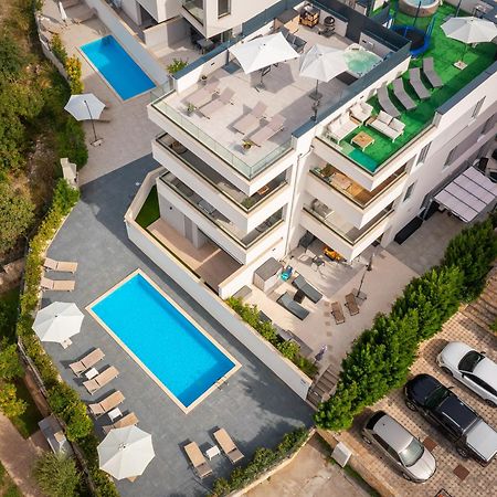 Apartment Alegria In Okrug With Heated Pool, Sea View, Jacuzzi, Wifi Trogir Exterior foto