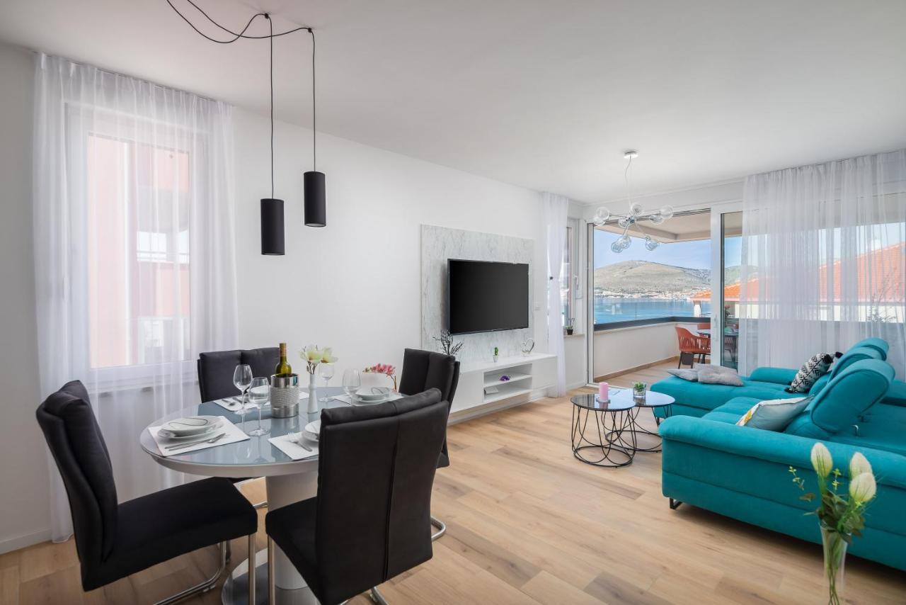 Apartment Alegria In Okrug With Heated Pool, Sea View, Jacuzzi, Wifi Trogir Exterior foto