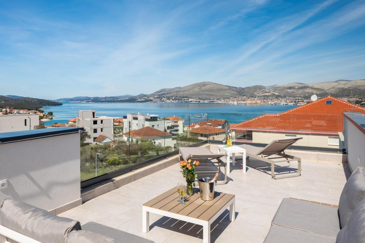 Apartment Alegria In Okrug With Heated Pool, Sea View, Jacuzzi, Wifi Trogir Exterior foto