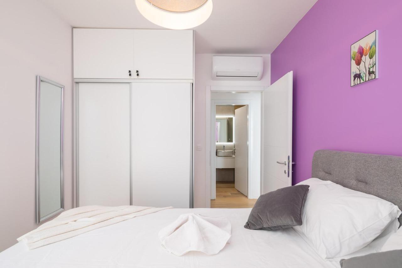 Apartment Alegria In Okrug With Heated Pool, Sea View, Jacuzzi, Wifi Trogir Exterior foto